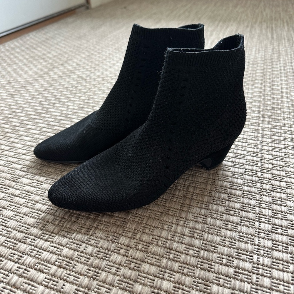 Eileen Fisher sick boots size 5.5 in EUC.